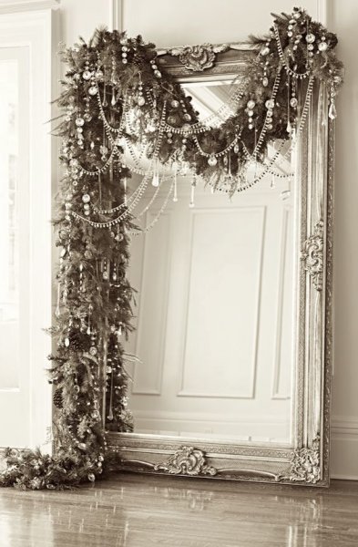 grote-barok-spiegel-versieren-met-kerst