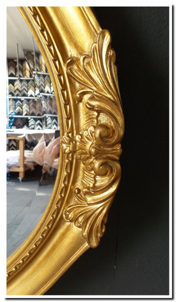 detail-ornament-ovale-spiegel-goud