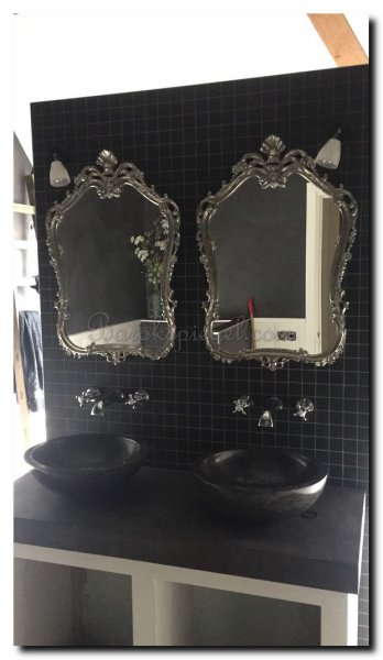 twee-stijlvolle-sierrlijke-venetiaanse-spiegels-in